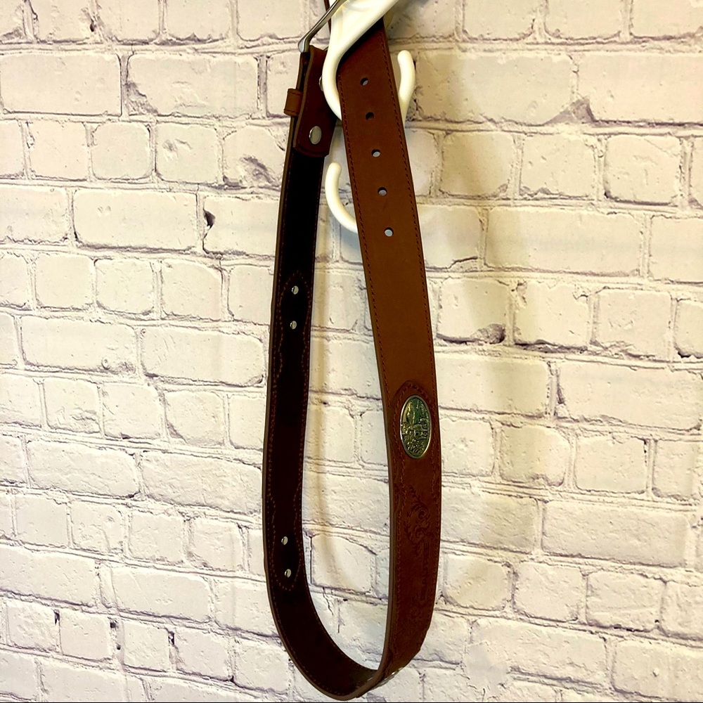Realtree Brand new genuine leather brown belt with metal accents